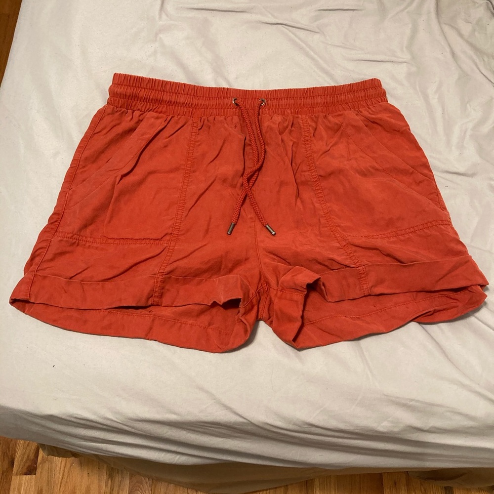 Universal Thread Shorts